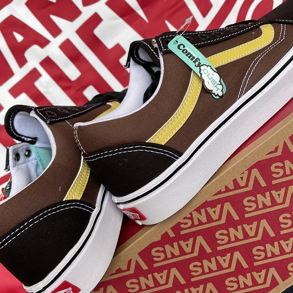 Vans Comfycush Old
(Tri-Tone)Bikrandrmermgld
VNOA5DYC8U8
Men’s sneakers - Picture 15 of 16